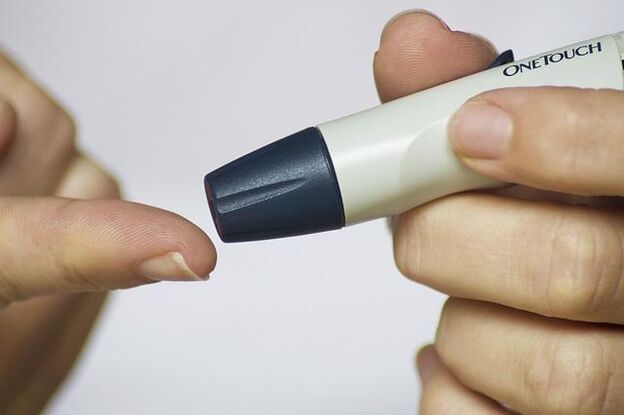 Bluttprobe fir Zocker bei Diabetis ze moossen